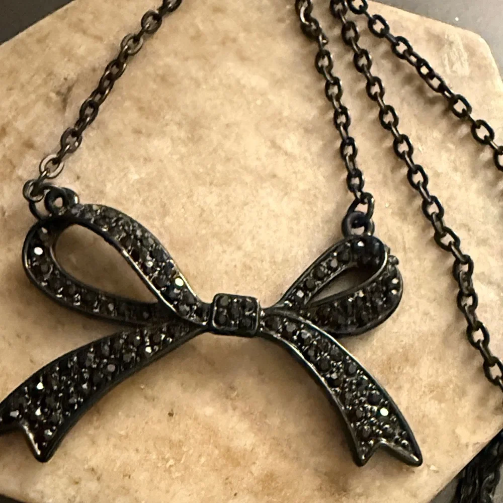 Gunmetal hematite-toned necklace a Bow Statement Vintage pendant &BLK Rhinestone